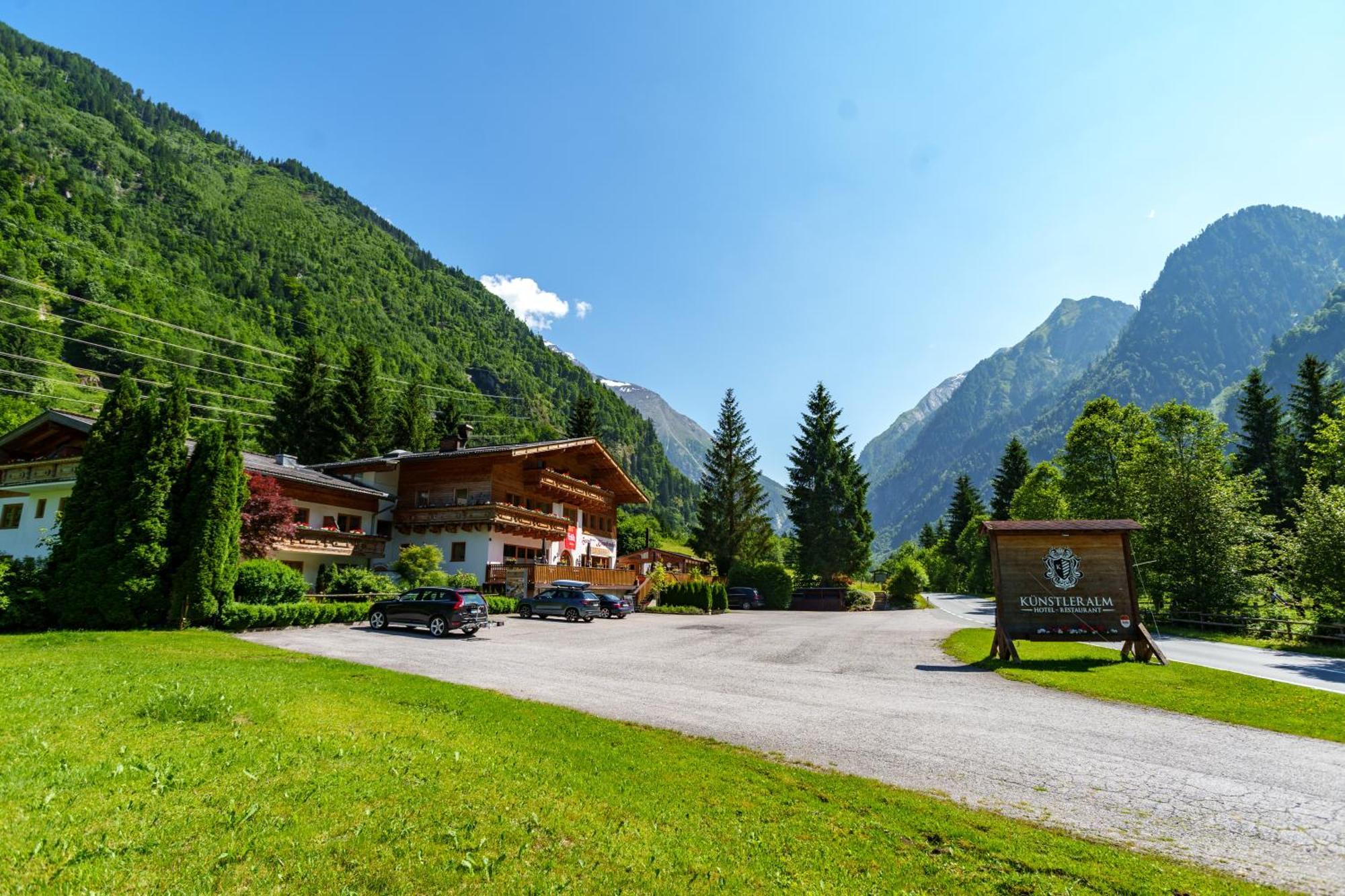 Hotel Kuenstleralm カプルーン エクステリア 写真
