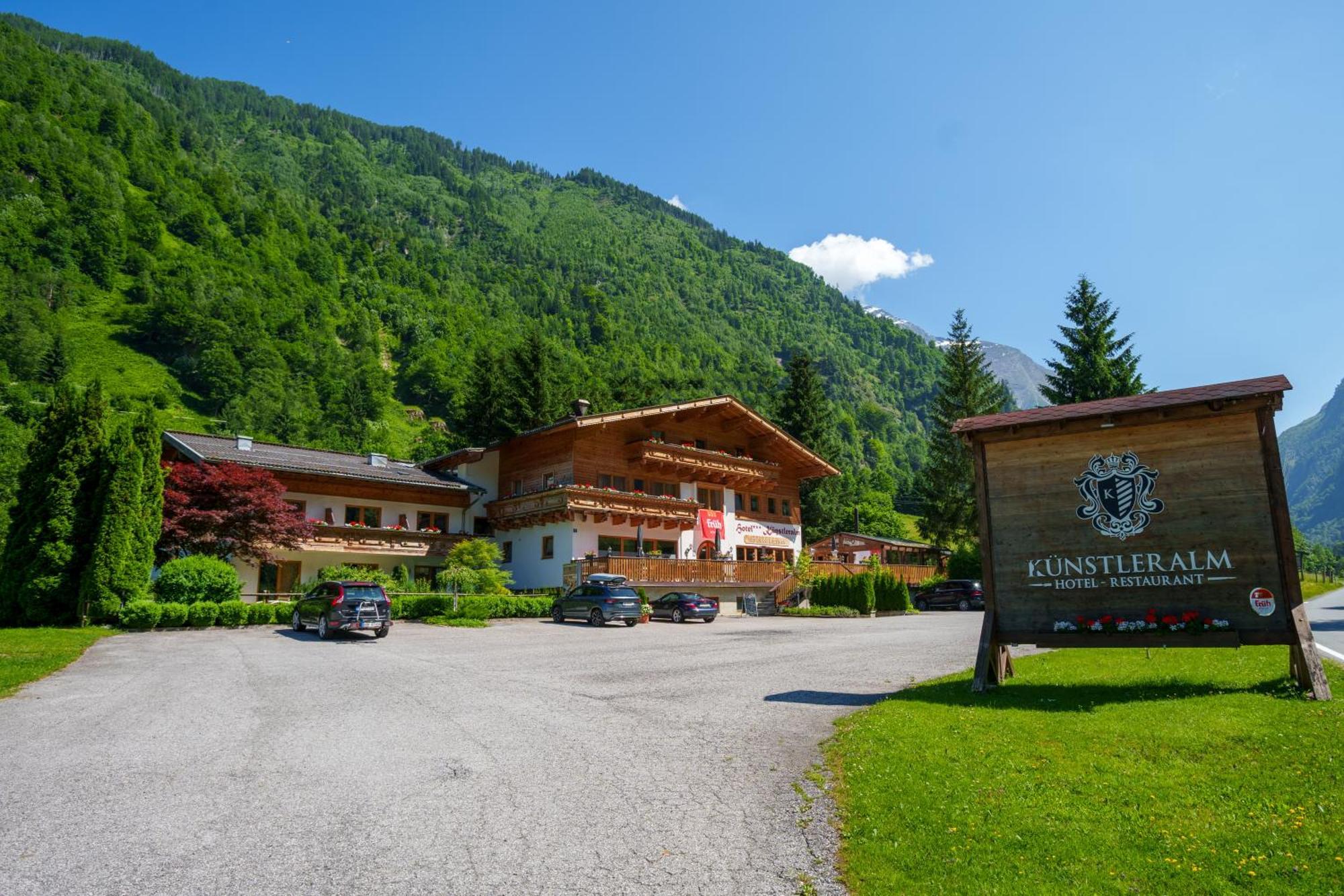 Hotel Kuenstleralm カプルーン エクステリア 写真