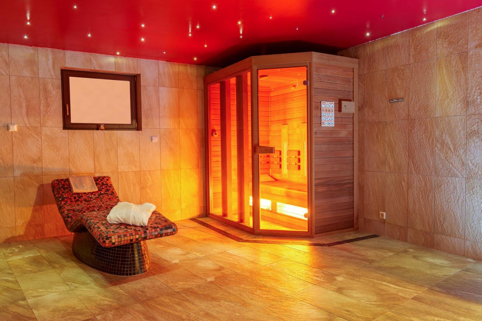 Hotel Kuenstleralm カプルーン エクステリア 写真