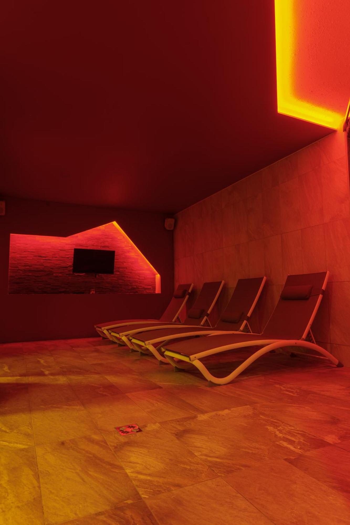 Hotel Kuenstleralm カプルーン エクステリア 写真