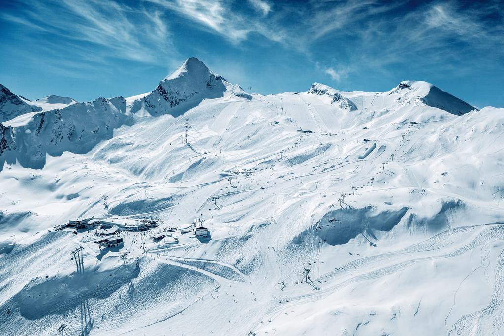 Hotel Kuenstleralm カプルーン エクステリア 写真