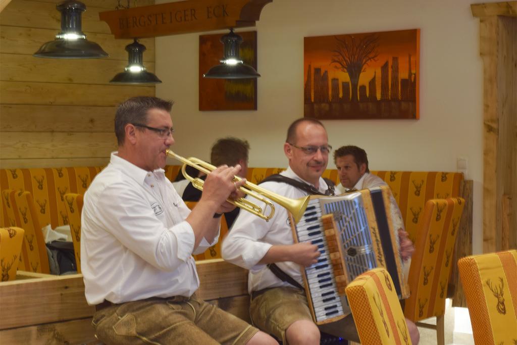 Hotel Kuenstleralm カプルーン エクステリア 写真