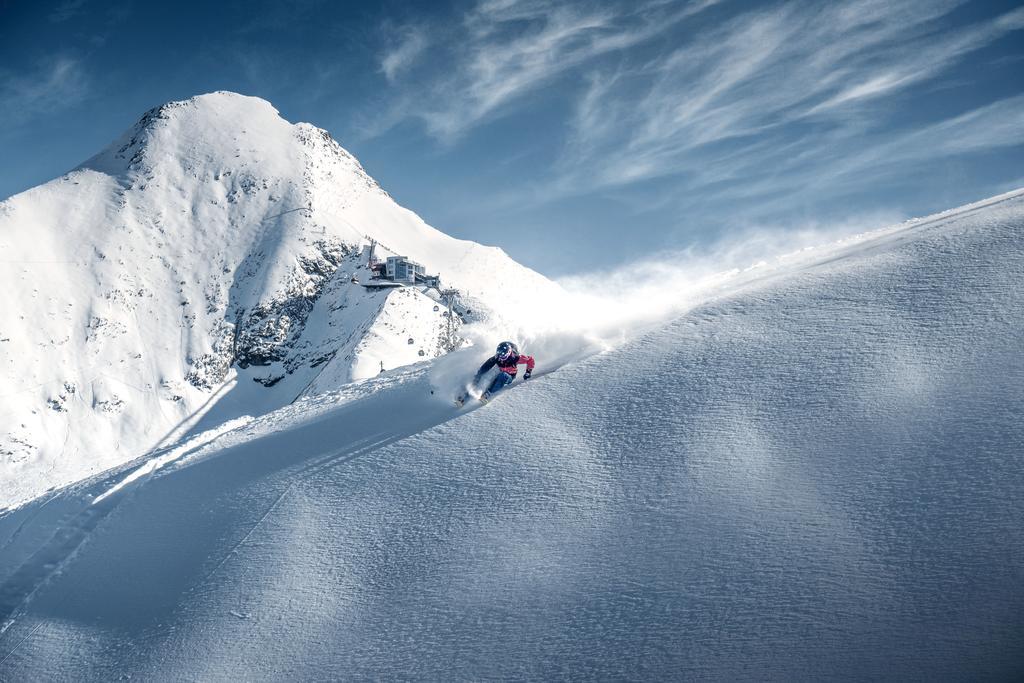 Hotel Kuenstleralm カプルーン エクステリア 写真
