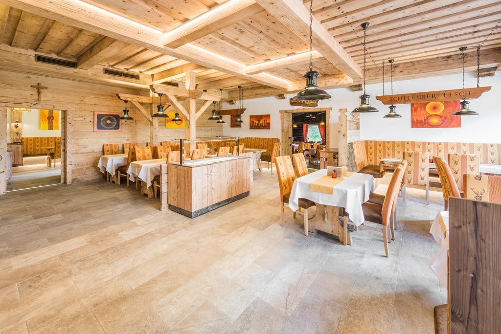 Hotel Kuenstleralm カプルーン エクステリア 写真