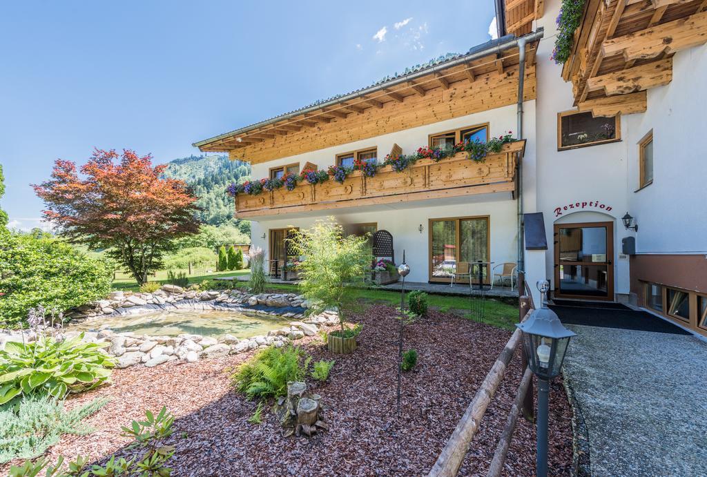 Hotel Kuenstleralm カプルーン エクステリア 写真