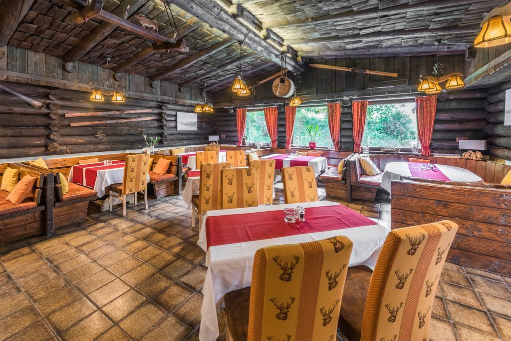 Hotel Kuenstleralm カプルーン エクステリア 写真