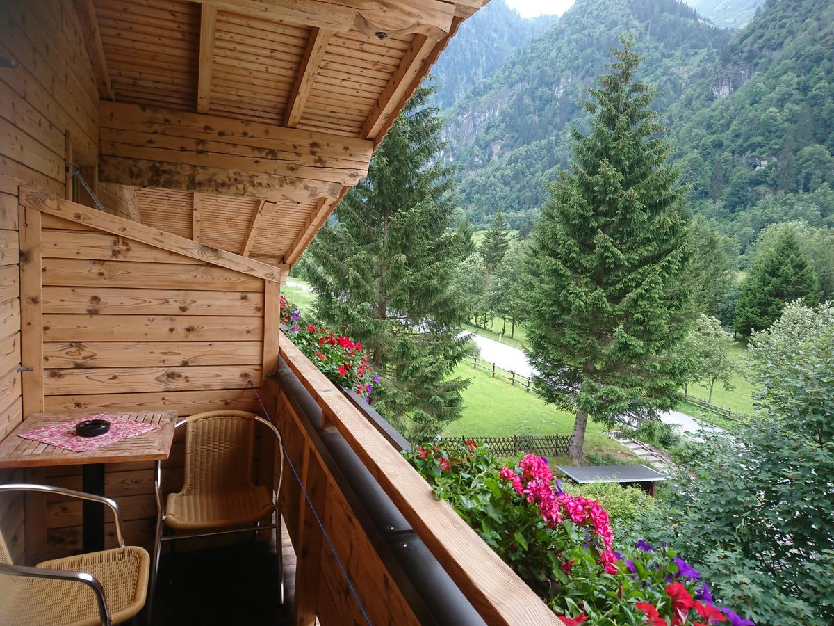 Hotel Kuenstleralm カプルーン エクステリア 写真